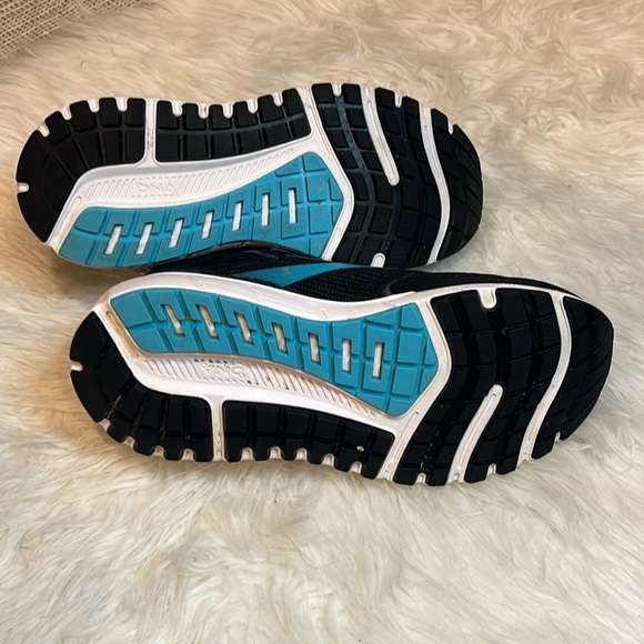 Brooks Ariel 20 cushion support size is 10 running shoes - Picture 8 of 8